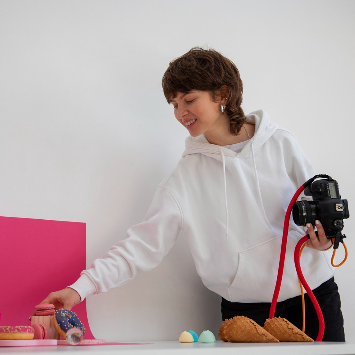 Emprendedora trabajando en su proyecto